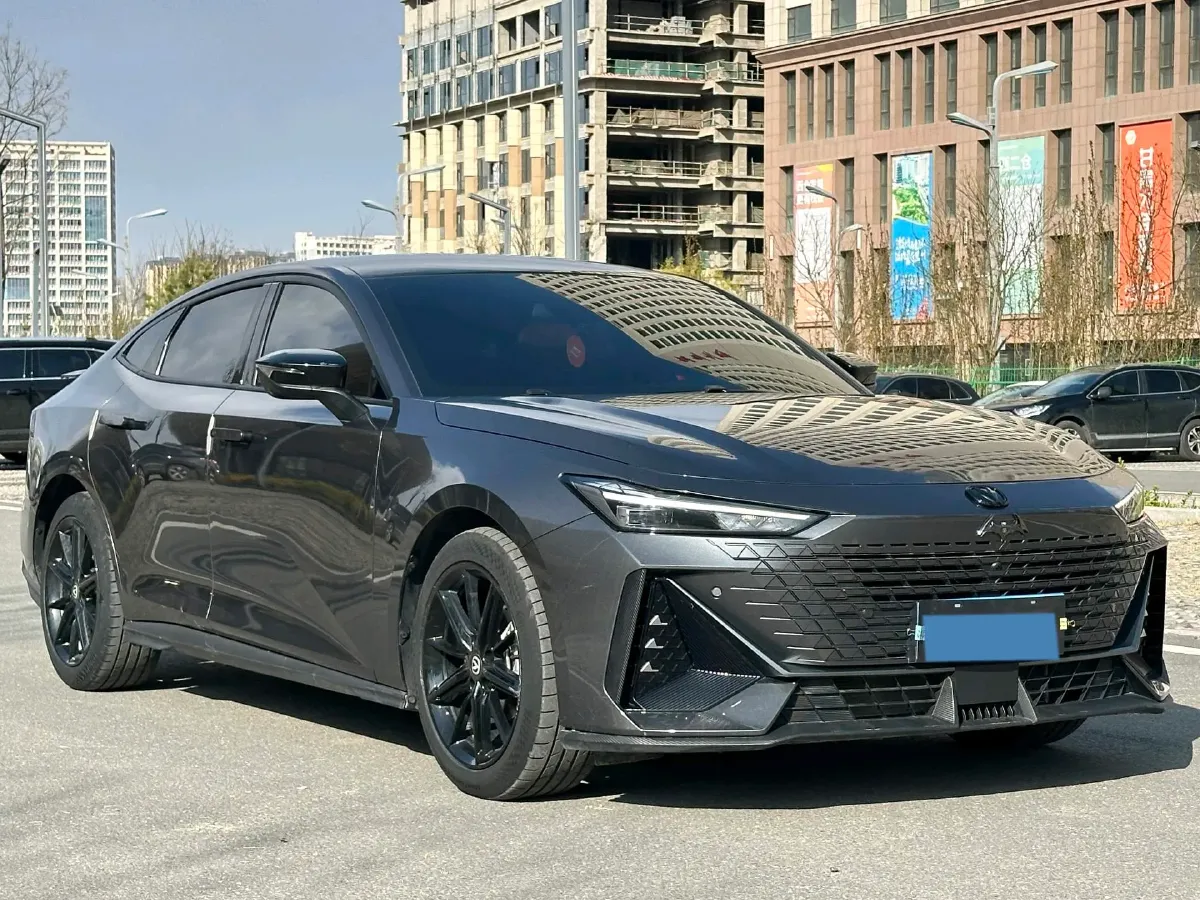 2022 ChangAn UNI-V 1.5T 188HP L4 7DCT,autocango,china used car exporter,china ev exporter,chinese used car exporter,chinese used ev exporter