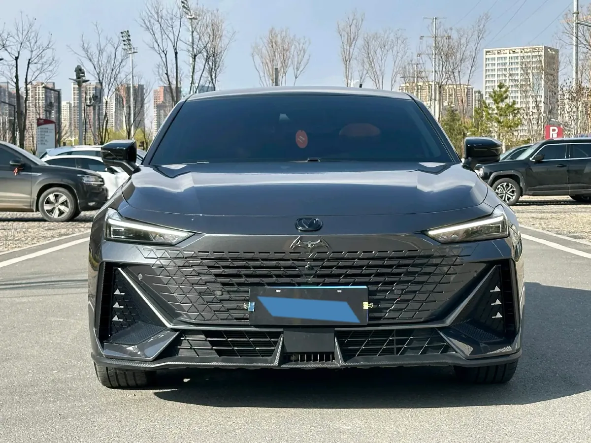 2022 ChangAn UNI-V 1.5T 188HP L4 7DCT,autocango,china used car exporter,china ev exporter,chinese used car exporter,chinese used ev exporter