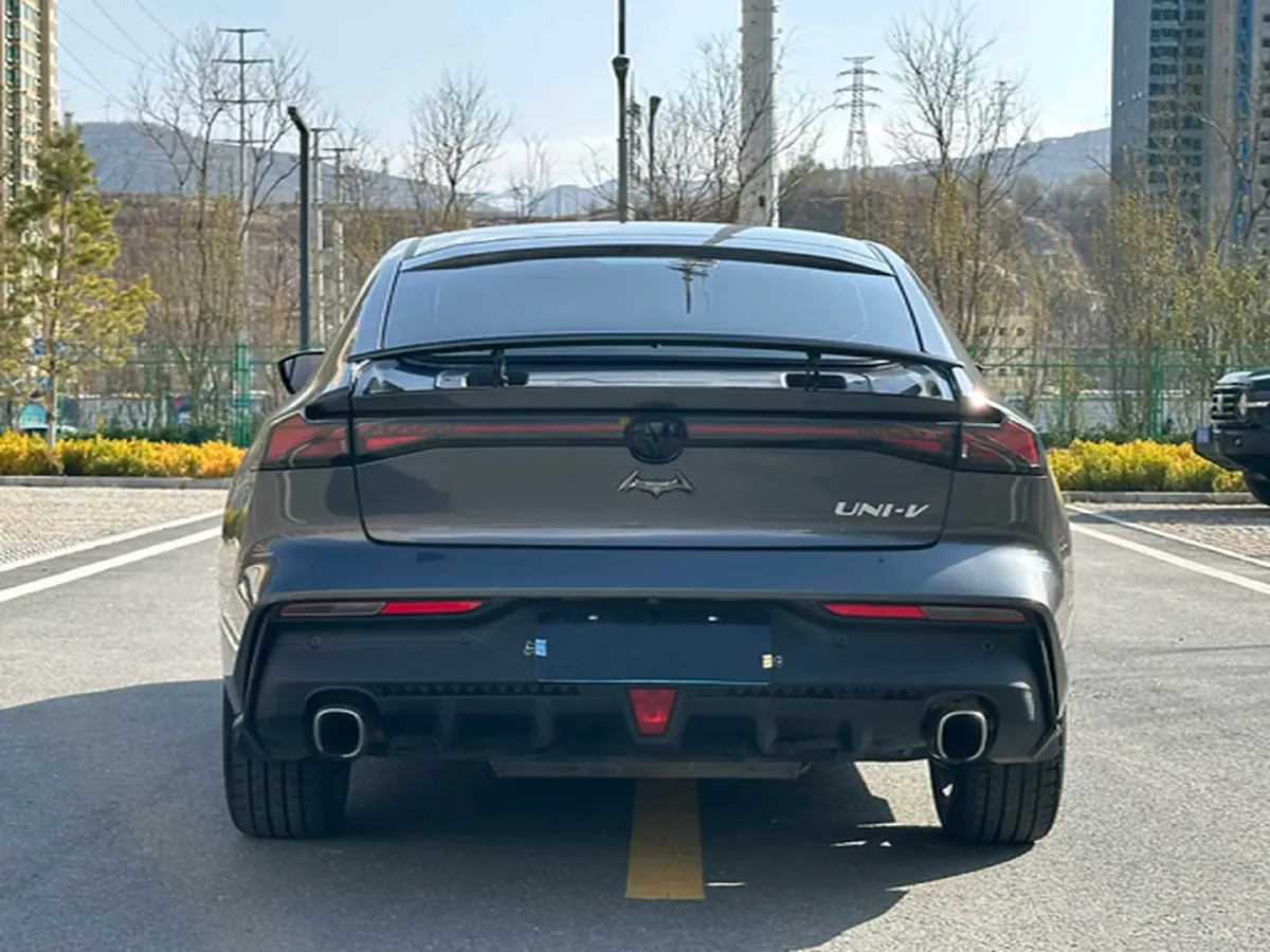 2022 ChangAn UNI-V 1.5T 188HP L4 7DCT,autocango,china used car exporter,china ev exporter,chinese used car exporter,chinese used ev exporter