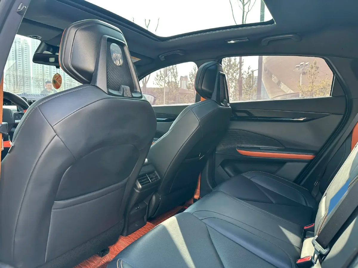 2022 ChangAn UNI-V 1.5T 188HP L4 7DCT,autocango,china used car exporter,china ev exporter,chinese used car exporter,chinese used ev exporter