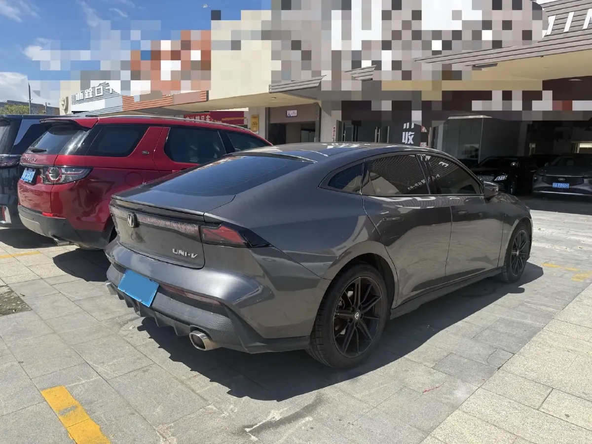 2022 ChangAn UNI-V 1.5T 188HP L4 7DCT,autocango,china used car exporter,china ev exporter,chinese used car exporter,chinese used ev exporter