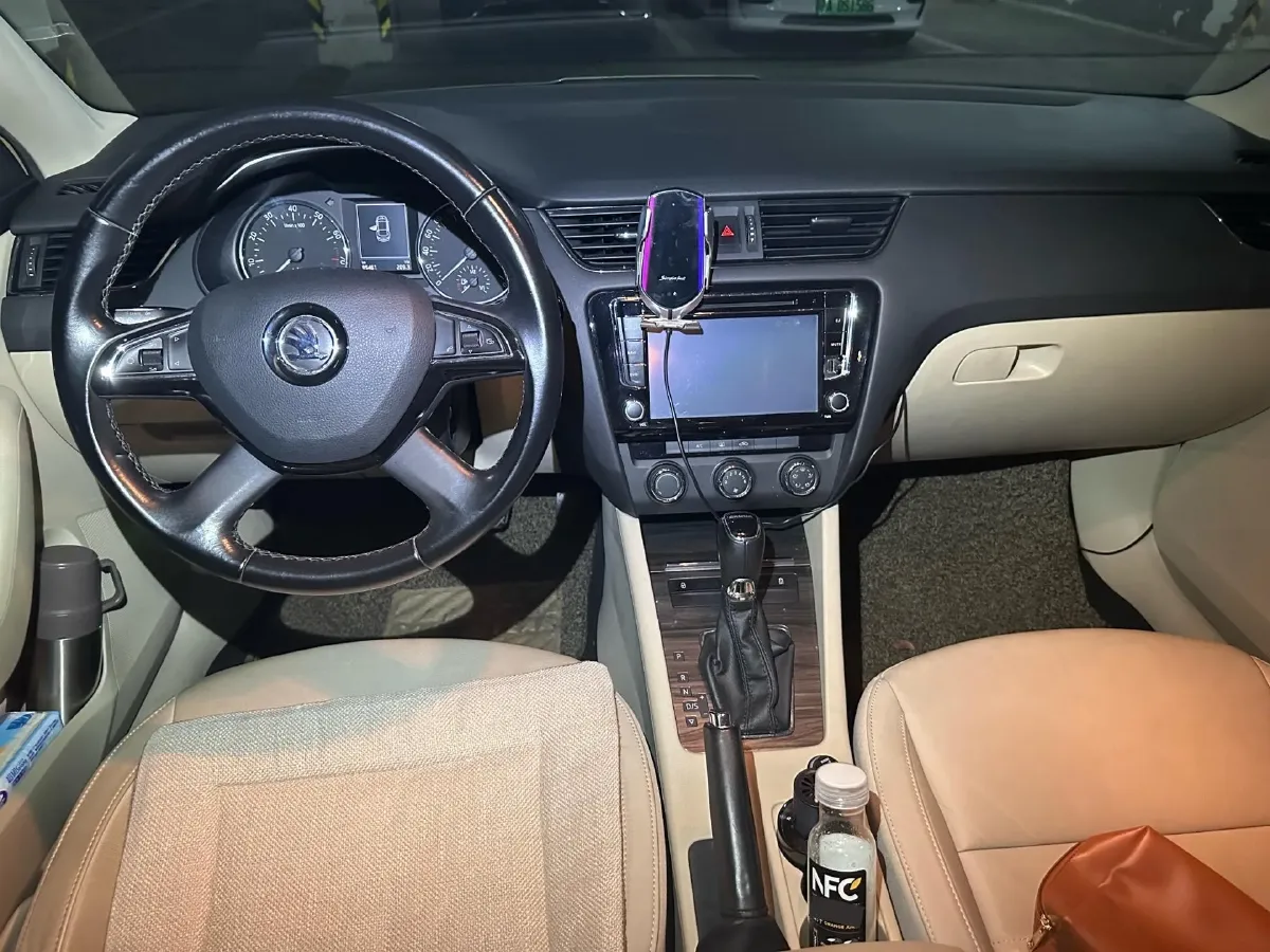 2015 BYD M6 2.4L 167HP L4 6DCT,autocango,china used car exporter,china ev exporter,chinese used car exporter,chinese used ev exporter