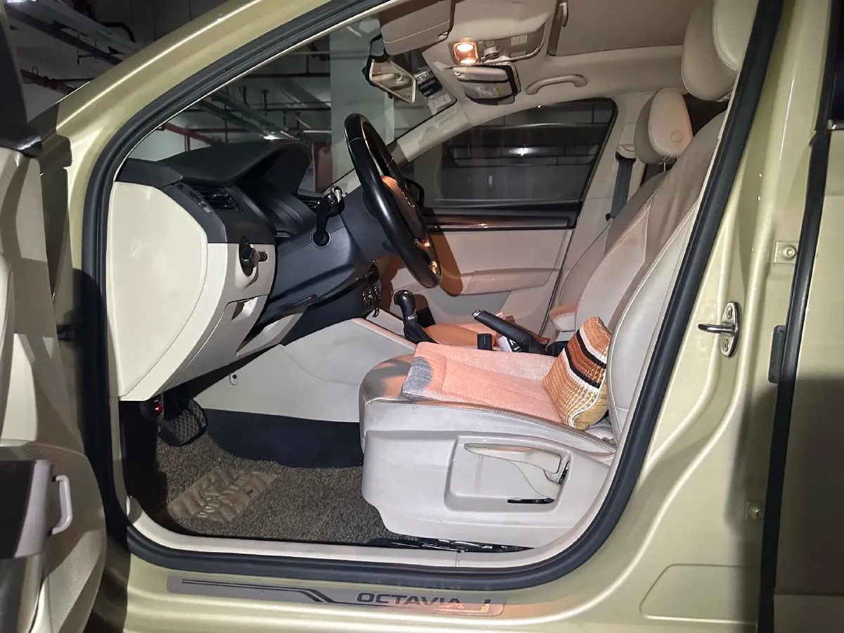 2015 BYD M6 2.4L 167HP L4 6DCT,autocango,china used car exporter,china ev exporter,chinese used car exporter,chinese used ev exporter