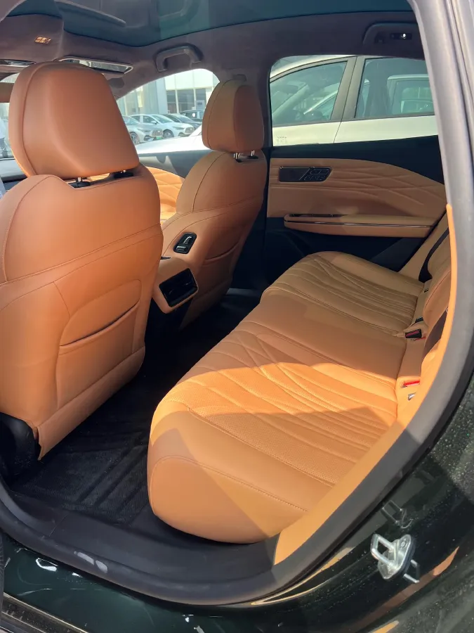 2025 Geely Galaxy Starshine 8 1.5T 163HP L4 3DHT PHEV 27.69KWH,autocango,china used car exporter,china ev exporter,chinese used car exporter,chinese used ev exporter