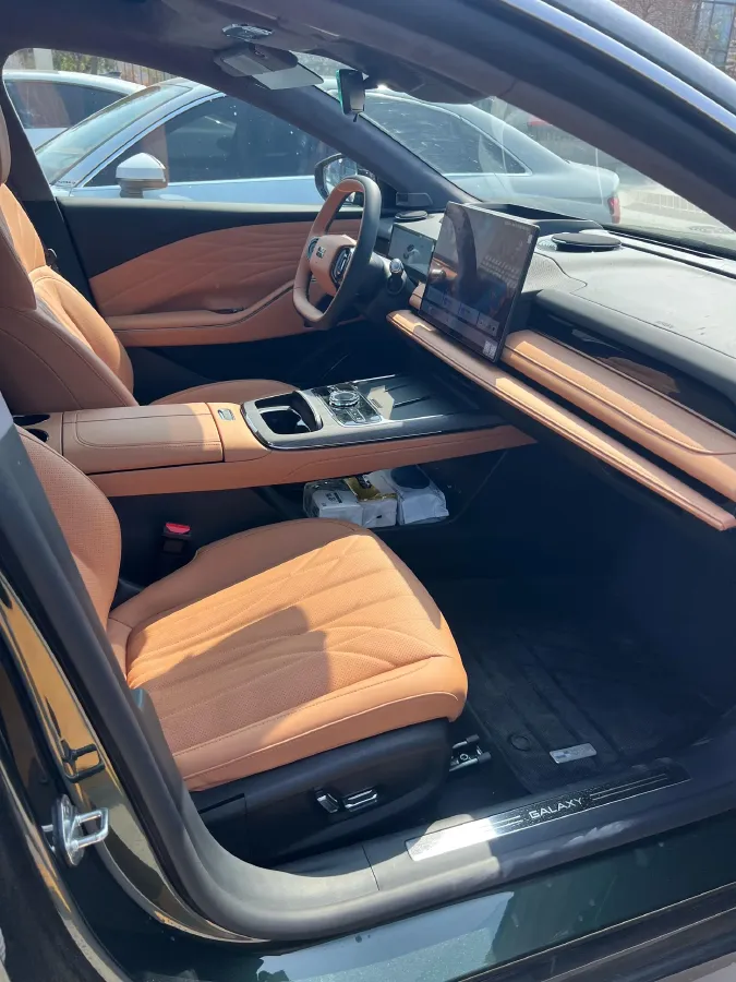 2025 Geely Galaxy Starshine 8 1.5T 163HP L4 3DHT PHEV 27.69KWH,autocango,china used car exporter,china ev exporter,chinese used car exporter,chinese used ev exporter