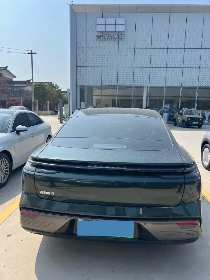 2025 Geely Galaxy Starshine 8 1.5T 163HP L4 3DHT PHEV 27.69KWH,autocango,china used car exporter,china ev exporter,chinese used car exporter,chinese used ev exporter