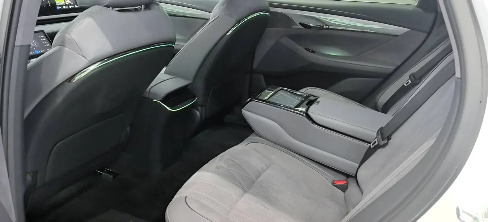 2023 Voyah ZhuiGuang BEV 82.11KWH,autocango,china used car exporter,china ev exporter,chinese used car exporter,chinese used ev exporter