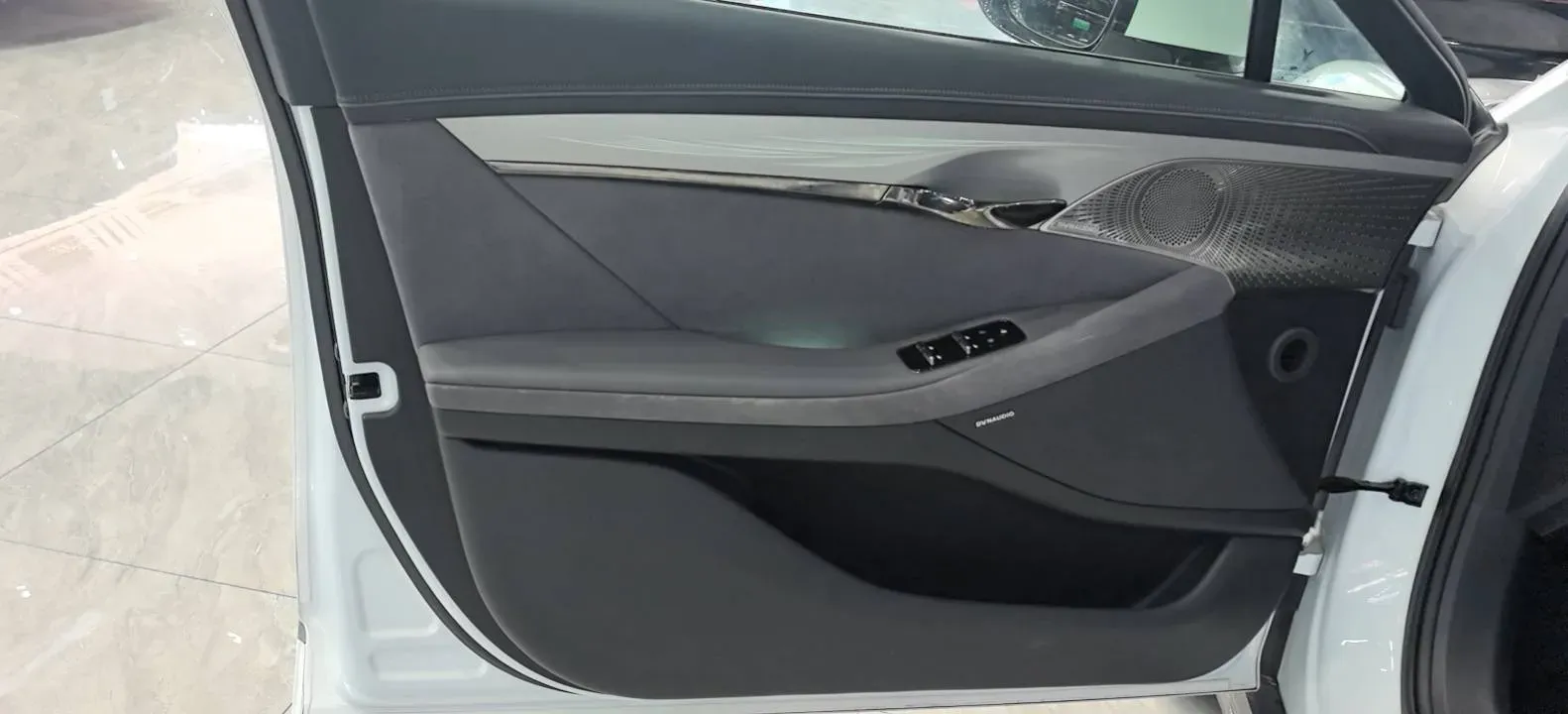 2023 Voyah ZhuiGuang BEV 82.11KWH,autocango,china used car exporter,china ev exporter,chinese used car exporter,chinese used ev exporter