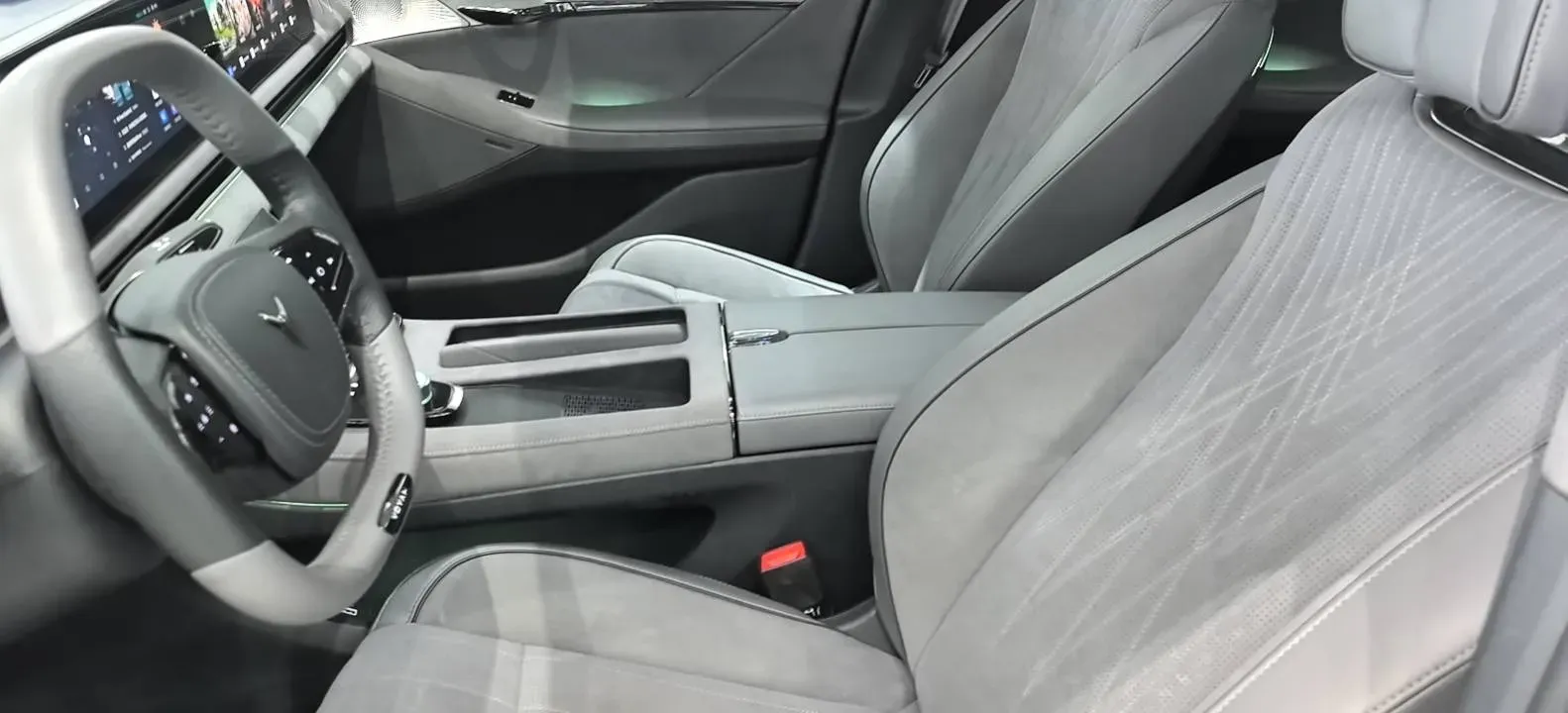 2023 Voyah ZhuiGuang BEV 82.11KWH,autocango,china used car exporter,china ev exporter,chinese used car exporter,chinese used ev exporter