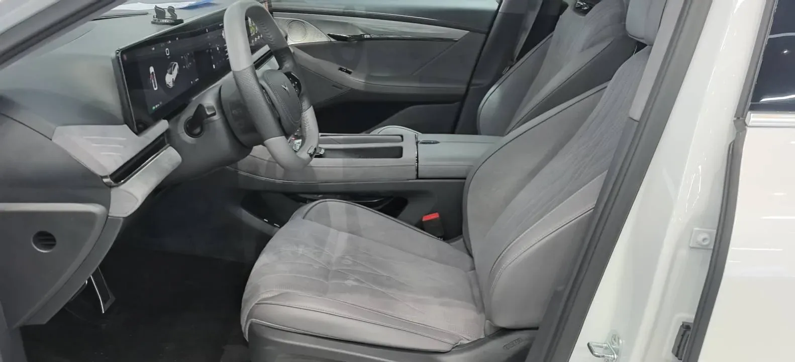 2023 Voyah ZhuiGuang BEV 82.11KWH,autocango,china used car exporter,china ev exporter,chinese used car exporter,chinese used ev exporter