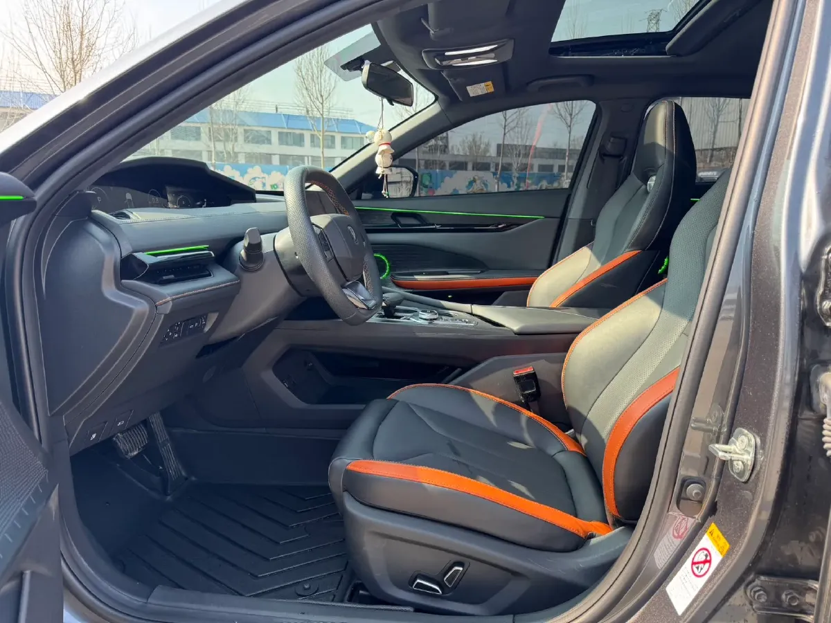 2023 ChangAn UNI-V 1.5T 188HP L4 7DCT,autocango,china used car exporter,china ev exporter,chinese used car exporter,chinese used ev exporter