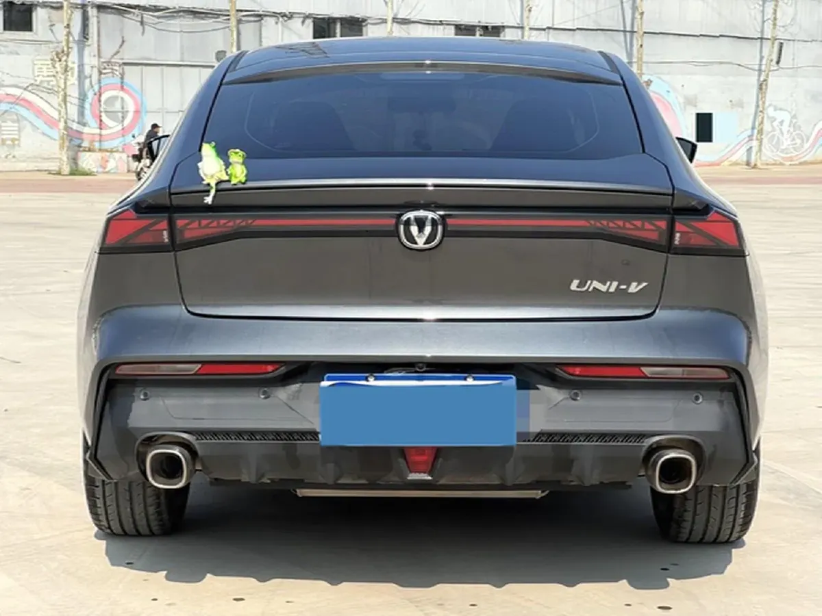 2023 ChangAn UNI-V 1.5T 188HP L4 7DCT,autocango,china used car exporter,china ev exporter,chinese used car exporter,chinese used ev exporter