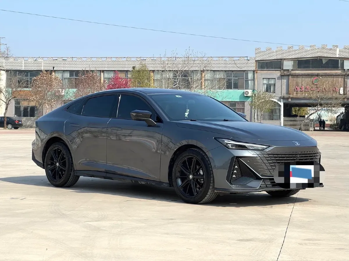 2023 ChangAn UNI-V 1.5T 188HP L4 7DCT,autocango,china used car exporter,china ev exporter,chinese used car exporter,chinese used ev exporter