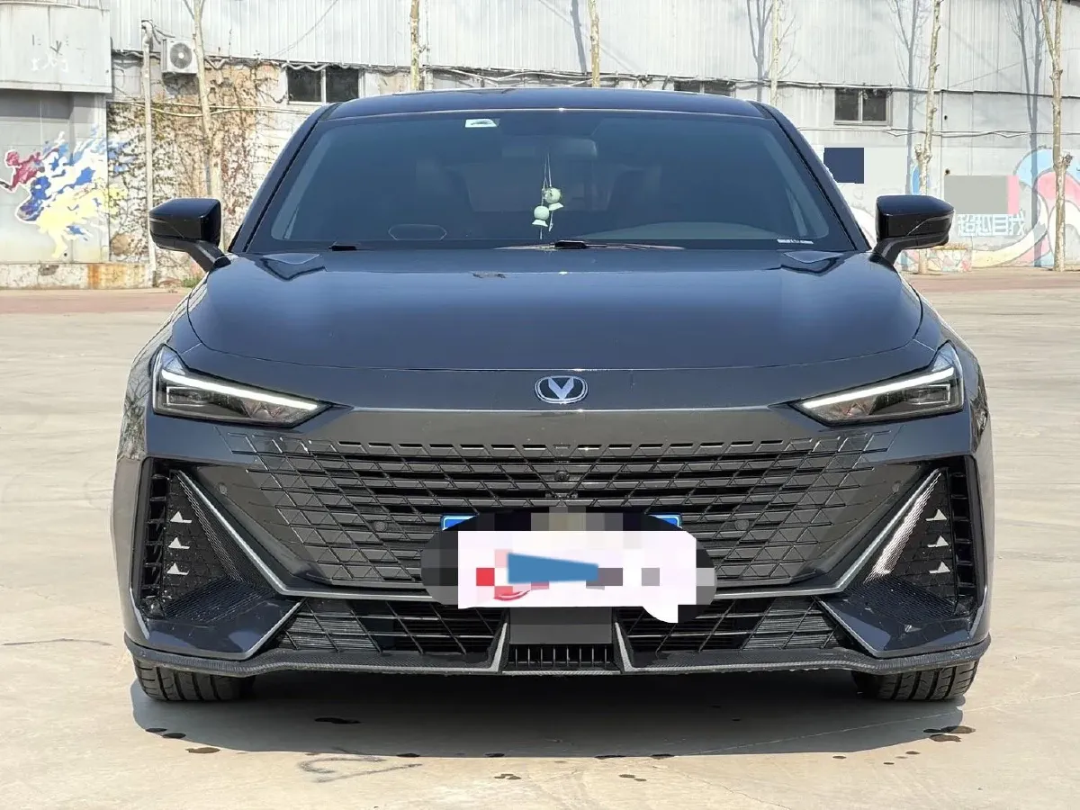 2023 ChangAn UNI-V 1.5T 188HP L4 7DCT,autocango,china used car exporter,china ev exporter,chinese used car exporter,chinese used ev exporter
