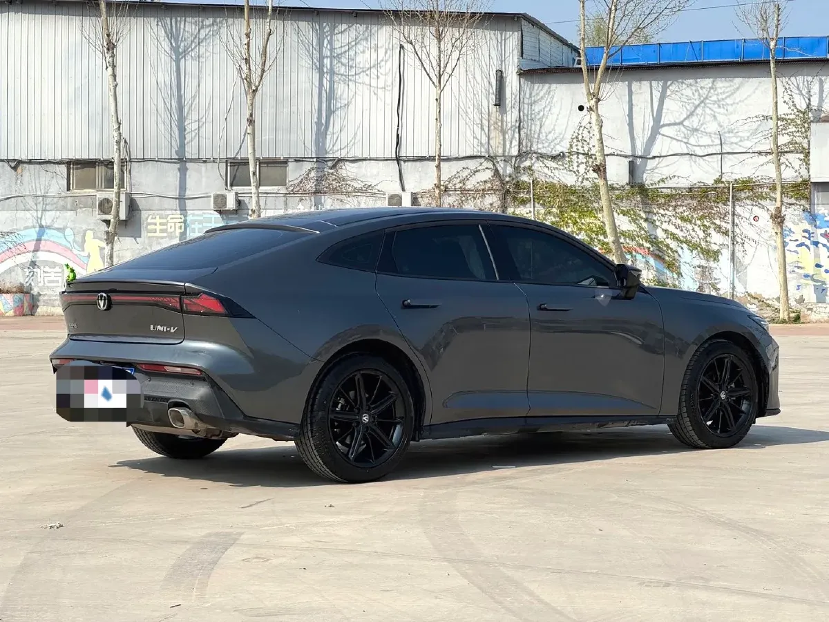 2023 ChangAn UNI-V 1.5T 188HP L4 7DCT,autocango,china used car exporter,china ev exporter,chinese used car exporter,chinese used ev exporter