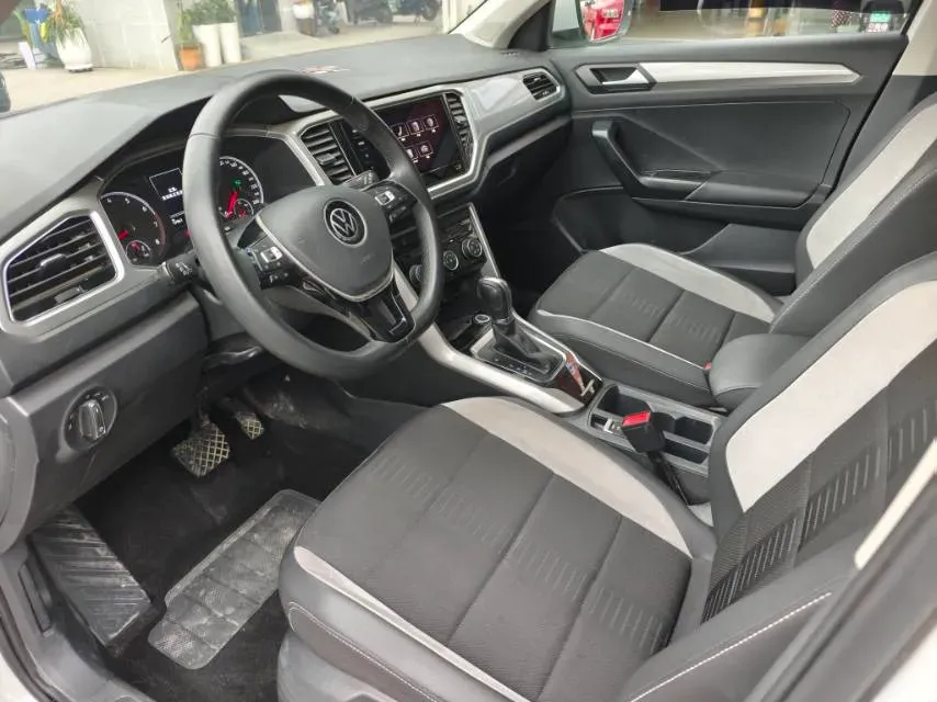 2022 Volkswagen T-Roc 1.4T 150HP L4 7DCT,autocango,china used car exporter,china ev exporter,chinese used car exporter,chinese used ev exporter