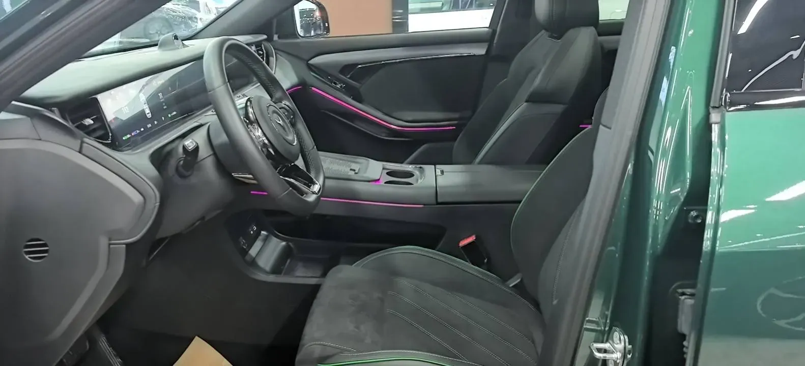 2025 Voyah FREE 1.5T 150HP L4 REEV 43KWH,autocango,china used car exporter,china ev exporter,chinese used car exporter,chinese used ev exporter