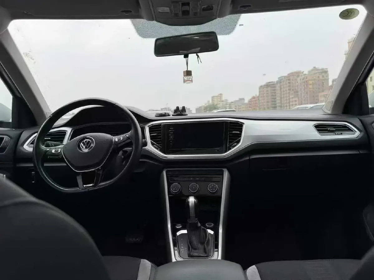 2023 Volkswagen T-Roc 1.5T 160HP L4 7DCT,autocango,china used car exporter,china ev exporter,chinese used car exporter,chinese used ev exporter