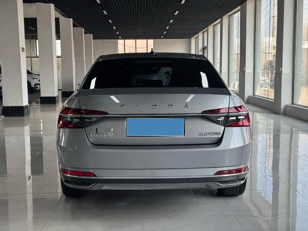 2023 Skoda Superb 1.4T 150HP L4 7DCT,autocango,china used car exporter,china ev exporter,chinese used car exporter,chinese used ev exporter