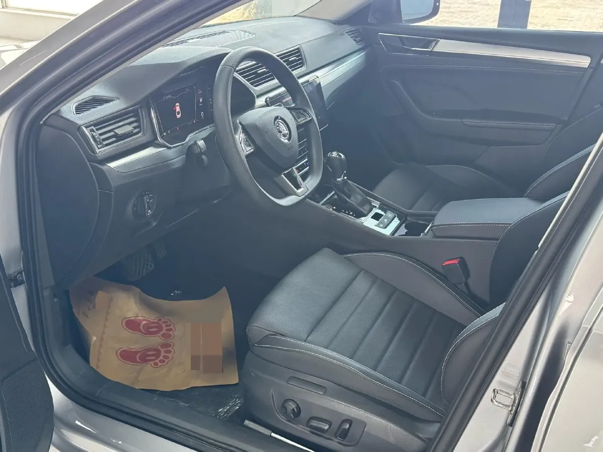 2023 Skoda Superb 1.4T 150HP L4 7DCT,autocango,china used car exporter,china ev exporter,chinese used car exporter,chinese used ev exporter