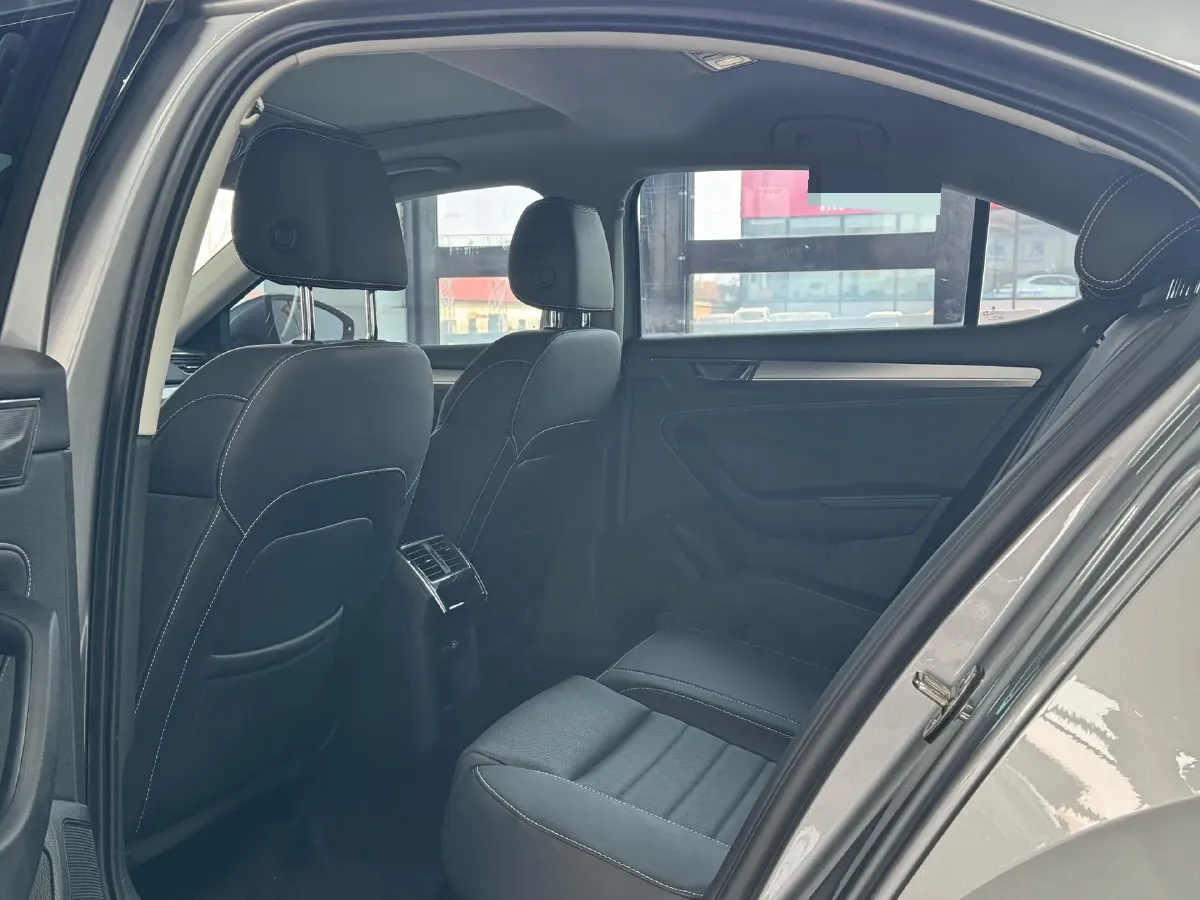 2023 Skoda Superb 1.4T 150HP L4 7DCT,autocango,china used car exporter,china ev exporter,chinese used car exporter,chinese used ev exporter