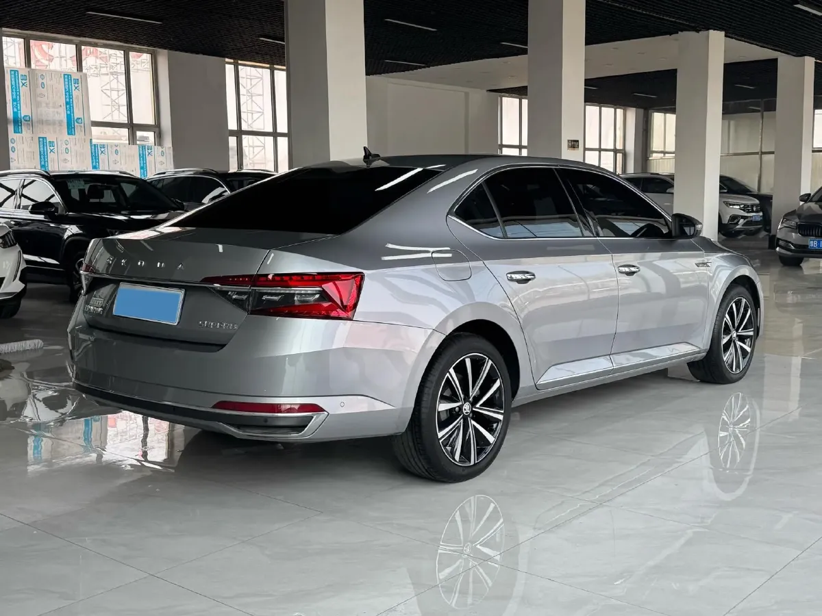 2023 Skoda Superb 1.4T 150HP L4 7DCT,autocango,china used car exporter,china ev exporter,chinese used car exporter,chinese used ev exporter