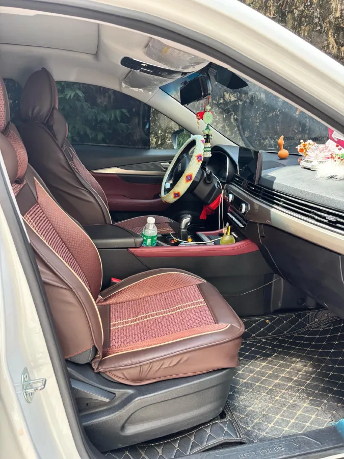 2023 Jetour X70 1.5T 156HP L4 6MT,autocango,china used car exporter,china ev exporter,chinese used car exporter,chinese used ev exporter