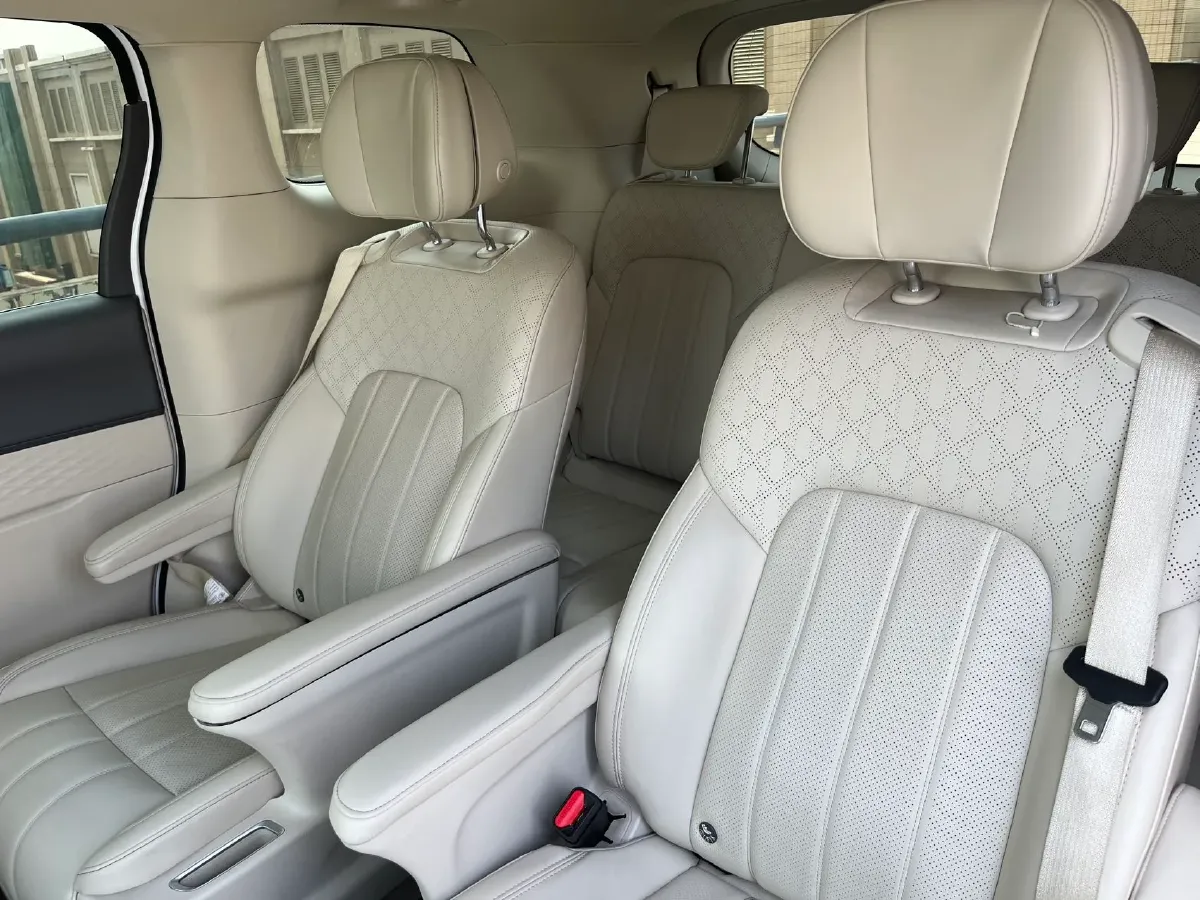 2022 Voyah Dream BEV 82KWH,autocango,china used car exporter,china ev exporter,chinese used car exporter,chinese used ev exporter