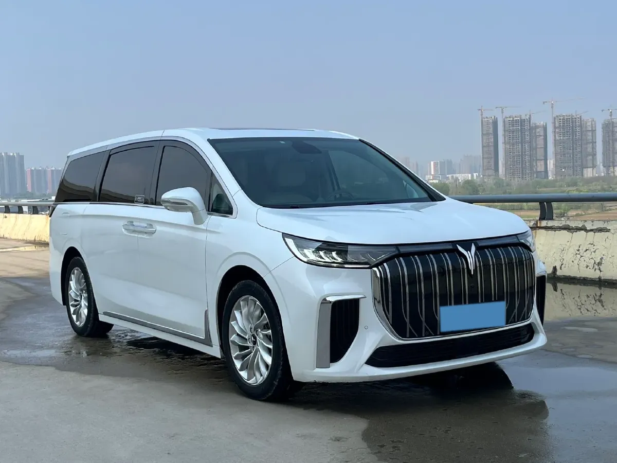 2022 Voyah Dream BEV 82KWH,autocango,china used car exporter,china ev exporter,chinese used car exporter,chinese used ev exporter