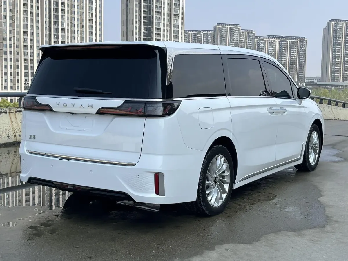 2022 Voyah Dream BEV 82KWH,autocango,china used car exporter,china ev exporter,chinese used car exporter,chinese used ev exporter