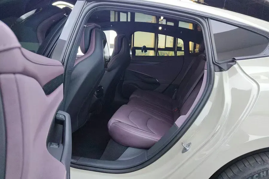 2024 MI SU7 BEV 94.3KWH,autocango,china used car exporter,china ev exporter,chinese used car exporter,chinese used ev exporter