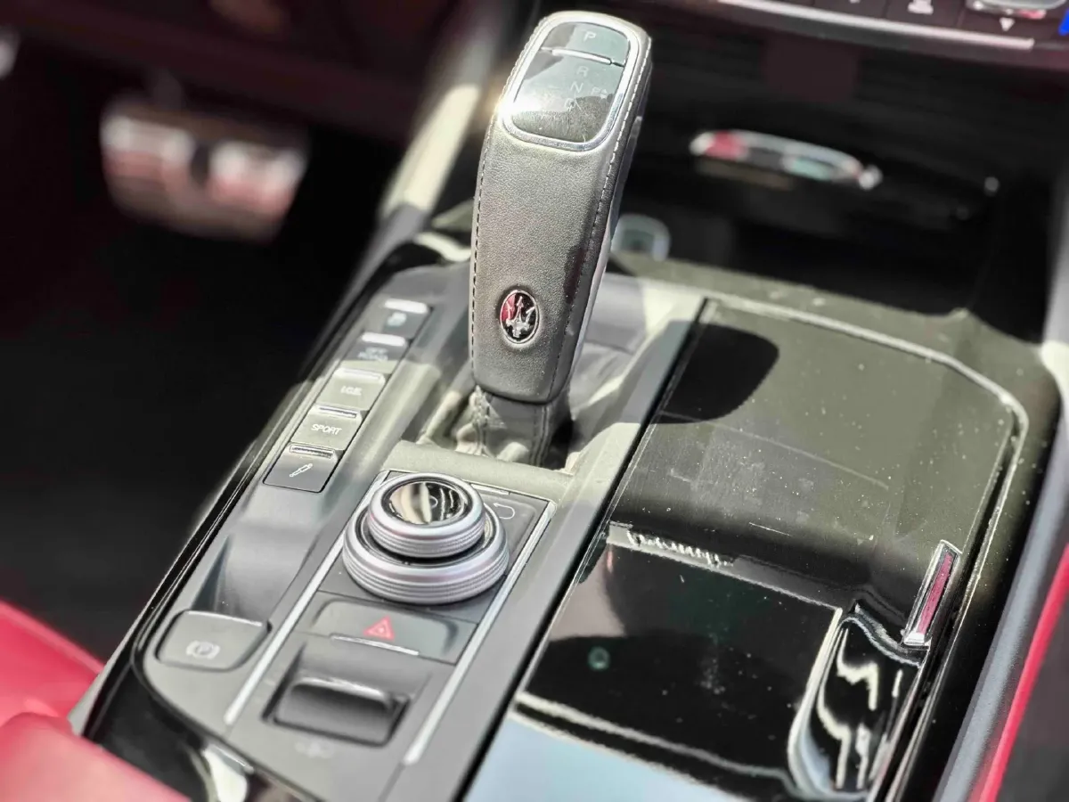 2019 Maserati Levante 3.0T 350HP V6 8AT,autocango,china used car exporter,china ev exporter,chinese used car exporter,chinese used ev exporter