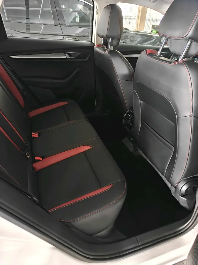 2022 Skoda Karoq 1.4T 150HP L4 7DCT,autocango,china used car exporter,china ev exporter,chinese used car exporter,chinese used ev exporter