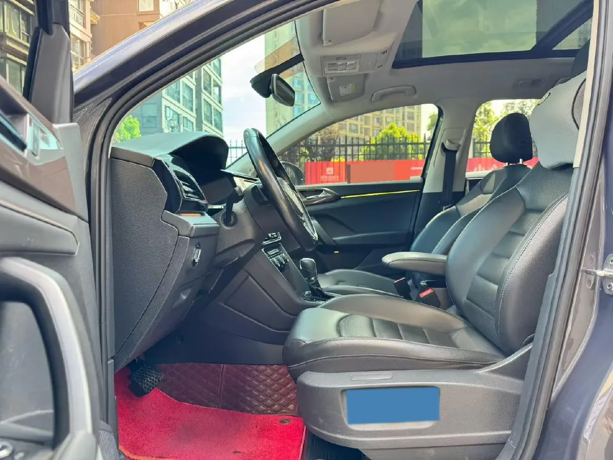 2019 Jeep Compass 1.3T 173HP L4 9AT,autocango,china used car exporter,china ev exporter,chinese used car exporter,chinese used ev exporter