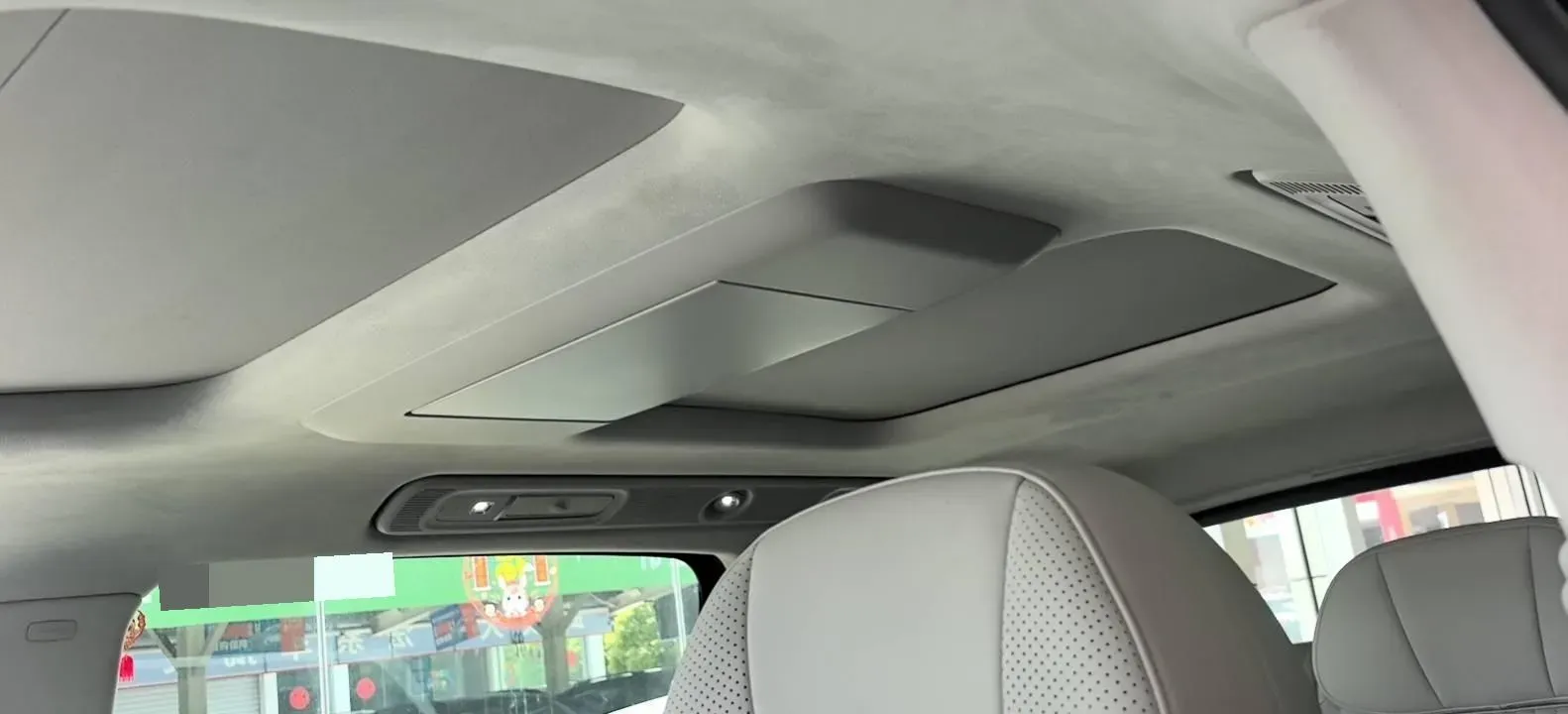 2025 Voyah Dream 1.5T 150HP L4 PHEV 41.7KWH,autocango,china used car exporter,china ev exporter,chinese used car exporter,chinese used ev exporter