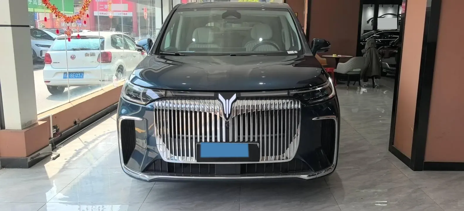 2025 Voyah Dream 1.5T 150HP L4 PHEV 41.7KWH,autocango,china used car exporter,china ev exporter,chinese used car exporter,chinese used ev exporter