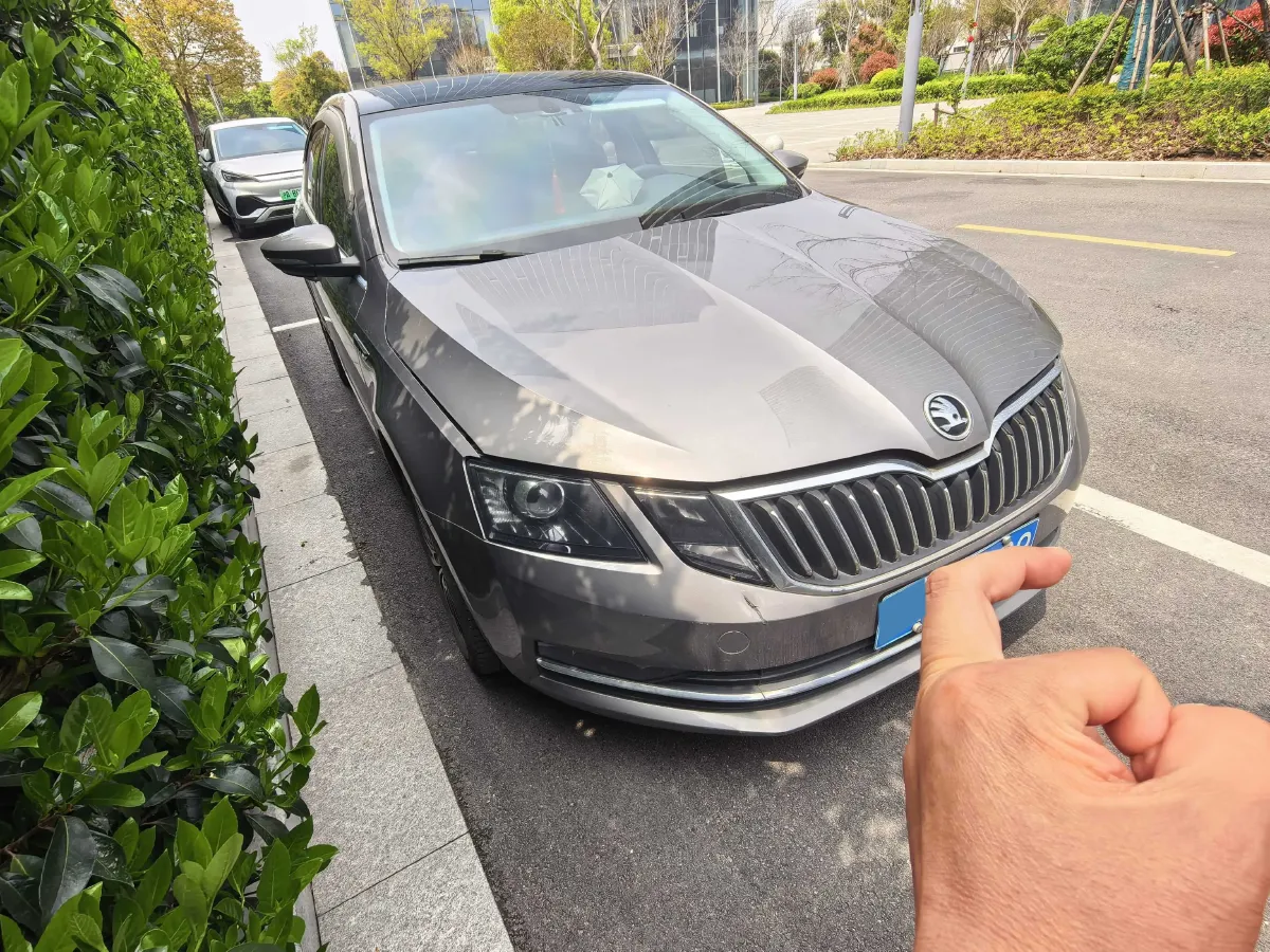 2019 Skoda Octavia 1.5L 116HP L4 6AT,autocango,china used car exporter,china ev exporter,chinese used car exporter,chinese used ev exporter