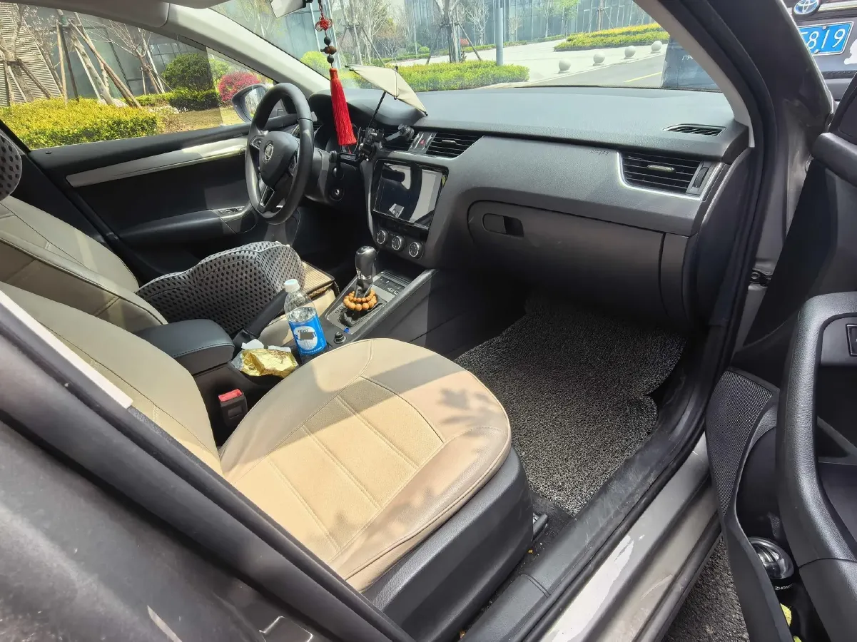 2019 Skoda Octavia 1.5L 116HP L4 6AT,autocango,china used car exporter,china ev exporter,chinese used car exporter,chinese used ev exporter