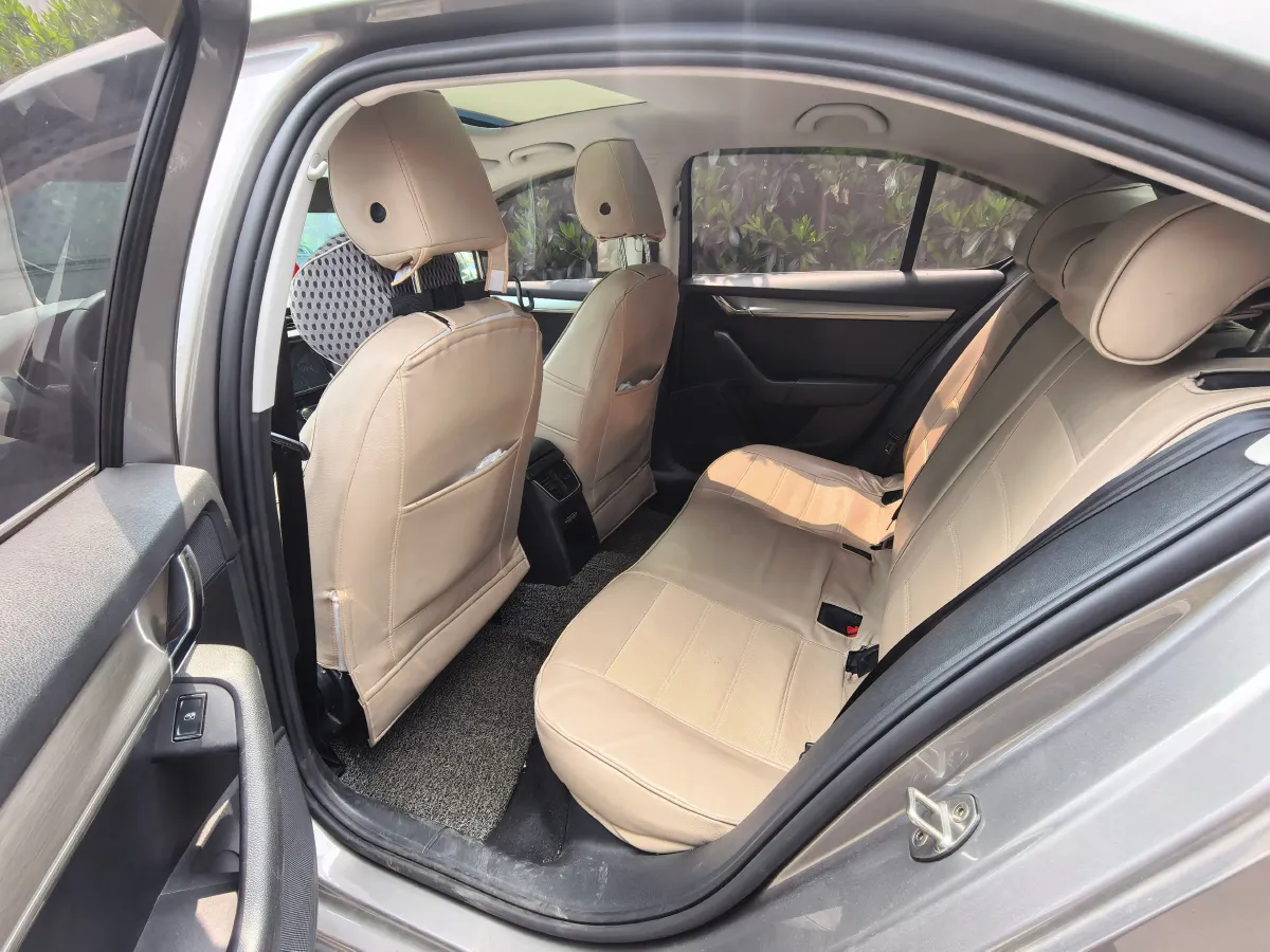 2019 Skoda Octavia 1.5L 116HP L4 6AT,autocango,china used car exporter,china ev exporter,chinese used car exporter,chinese used ev exporter