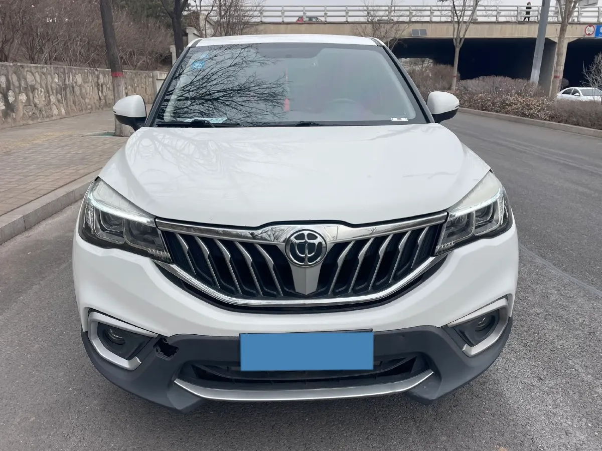 2017 Brilliance Auto V3 1.5L 112HP L4 5AT,autocango,china used car exporter,china ev exporter,chinese used car exporter,chinese used ev exporter