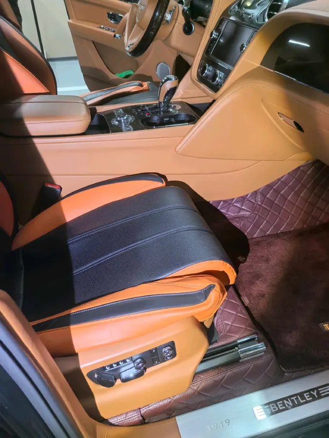 2018 Bentley Bentayga 4.0T 550HP V8 8AT,autocango,china used car exporter,china ev exporter,chinese used car exporter,chinese used ev exporter