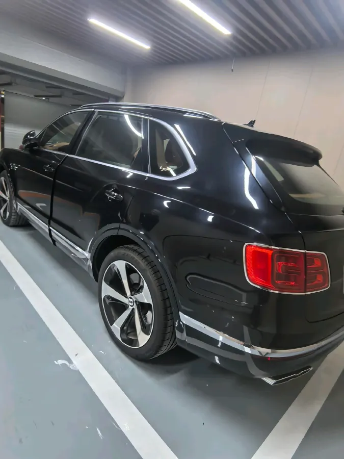 2018 Bentley Bentayga 4.0T 550HP V8 8AT,autocango,china used car exporter,china ev exporter,chinese used car exporter,chinese used ev exporter