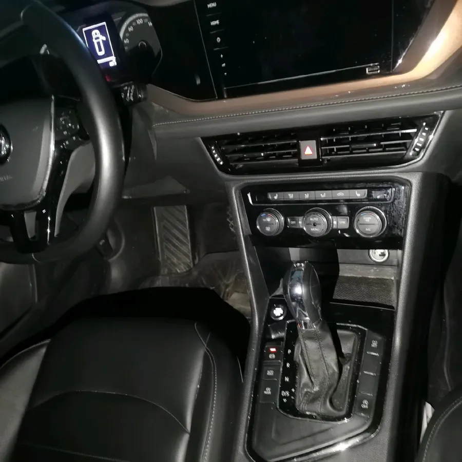 2020 Volkswagen Tharu 2.0T 186HP L4 7DCT,autocango,china used car exporter,china ev exporter,chinese used car exporter,chinese used ev exporter