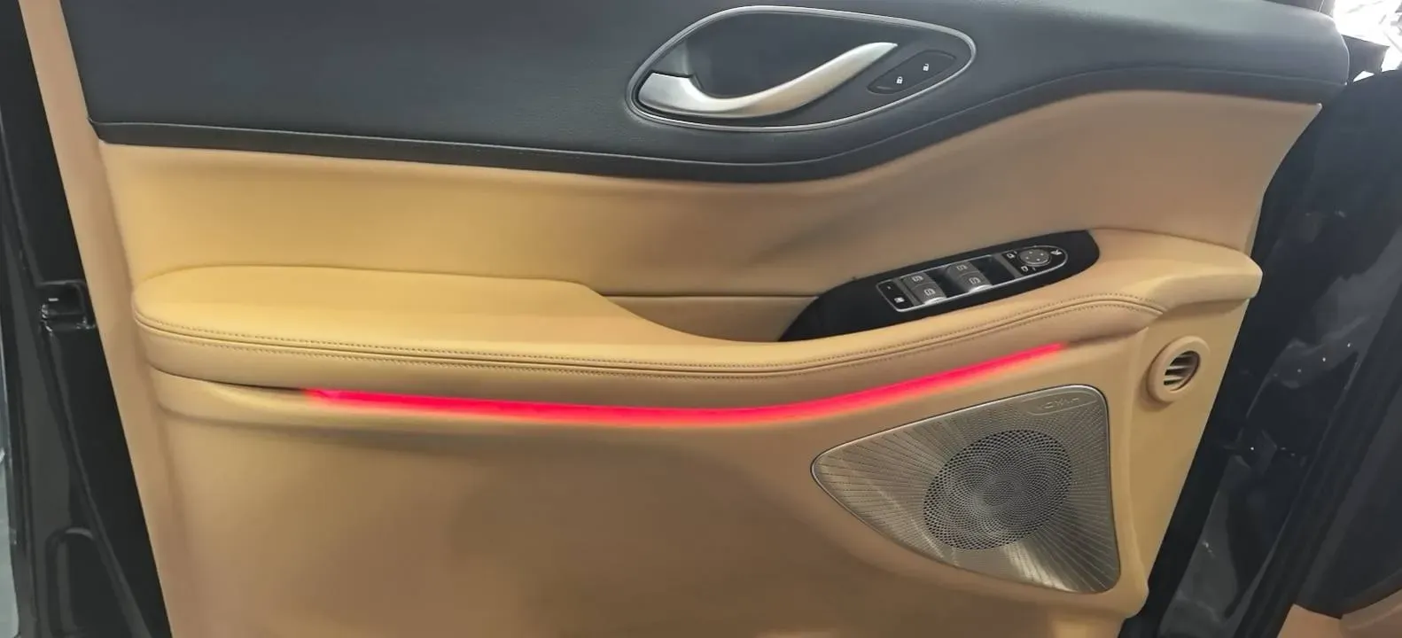 2025 Voyah Dream 1.5T 150HP L4 PHEV 41.7KWH,autocango,china used car exporter,china ev exporter,chinese used car exporter,chinese used ev exporter