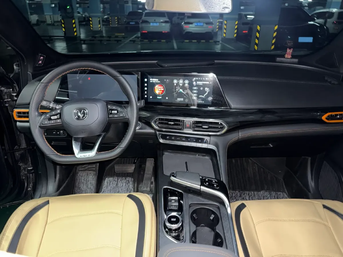 2022 ChangAn UNI-T 1.5T 188HP L4 7DCT,autocango,china used car exporter,china ev exporter,chinese used car exporter,chinese used ev exporter