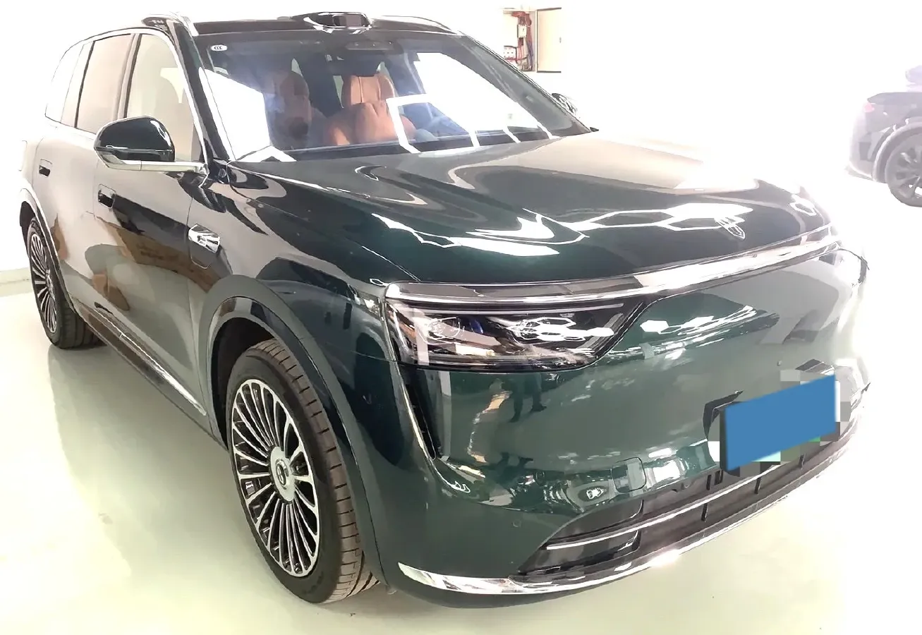2025 AITO AITO M8 REEV 160HP REEV 53.4KWH,autocango,china used car exporter,china ev exporter,chinese used car exporter,chinese used ev exporter