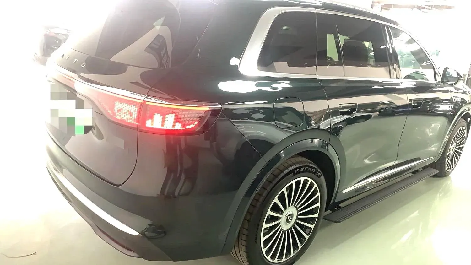 2025 AITO AITO M8 REEV 160HP REEV 53.4KWH,autocango,china used car exporter,china ev exporter,chinese used car exporter,chinese used ev exporter