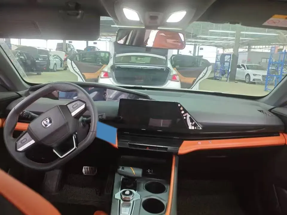 2023 ChangAn UNI-V 2.0T 233HP L4 8AT,autocango,china used car exporter,china ev exporter,chinese used car exporter,chinese used ev exporter