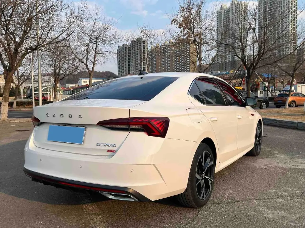 2021 Skoda Octavia 1.4T 150HP L4 7DCT,autocango,china used car exporter,china ev exporter,chinese used car exporter,chinese used ev exporter