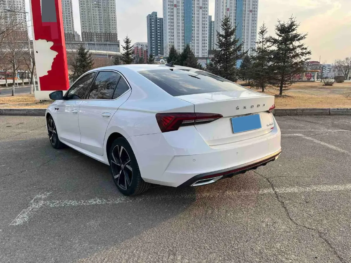 2021 Skoda Octavia 1.4T 150HP L4 7DCT,autocango,china used car exporter,china ev exporter,chinese used car exporter,chinese used ev exporter